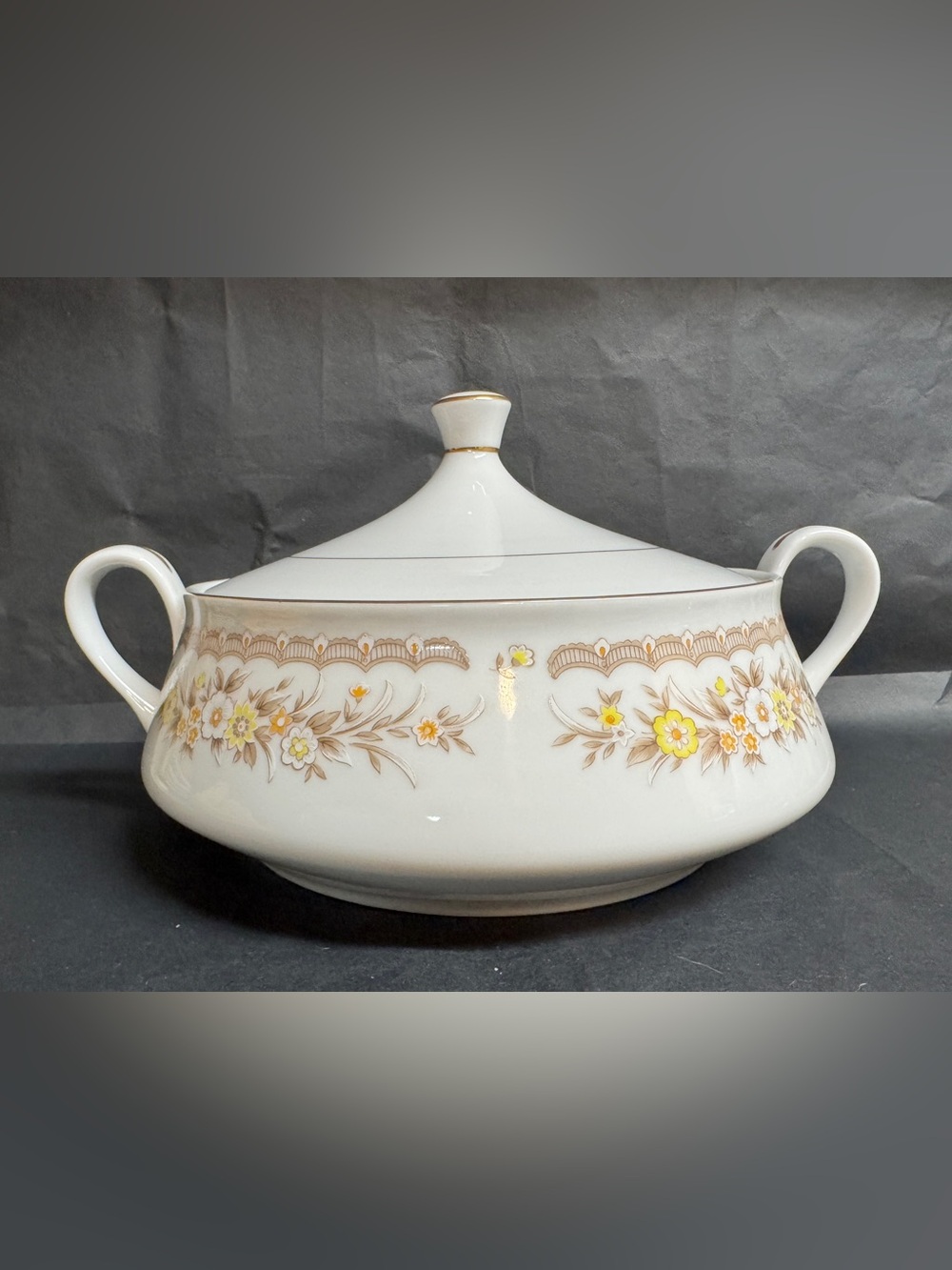 Vintage EKCO International Golden Autumn Covered Vegetable Casserole Dish